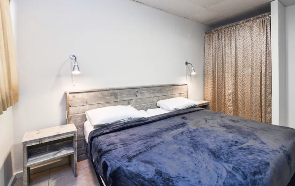 Bedroom of a 1-bedroom apartment